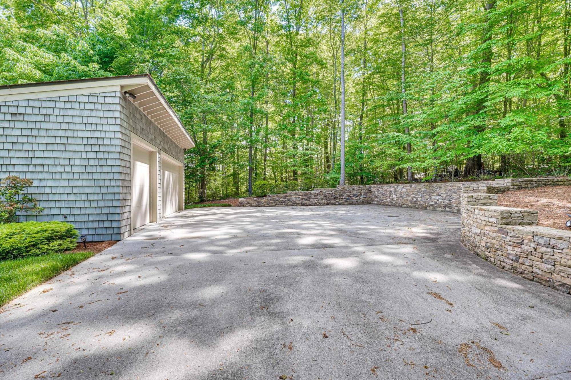 Stunning Lakefront Roxboro Home With Private Dock! エクステリア 写真