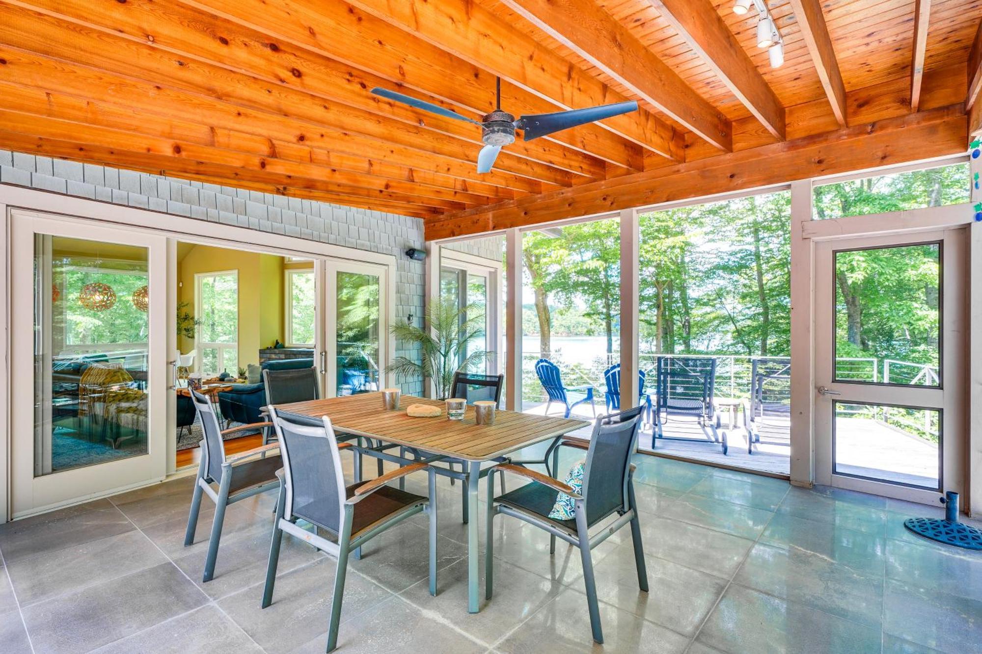 Stunning Lakefront Roxboro Home With Private Dock! エクステリア 写真