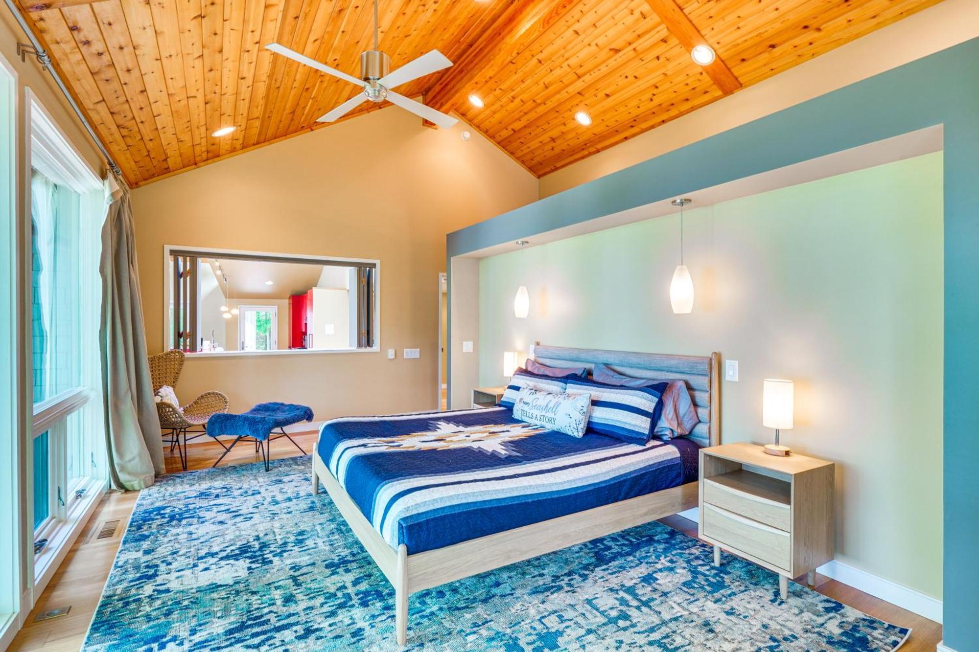 Stunning Lakefront Roxboro Home With Private Dock! エクステリア 写真